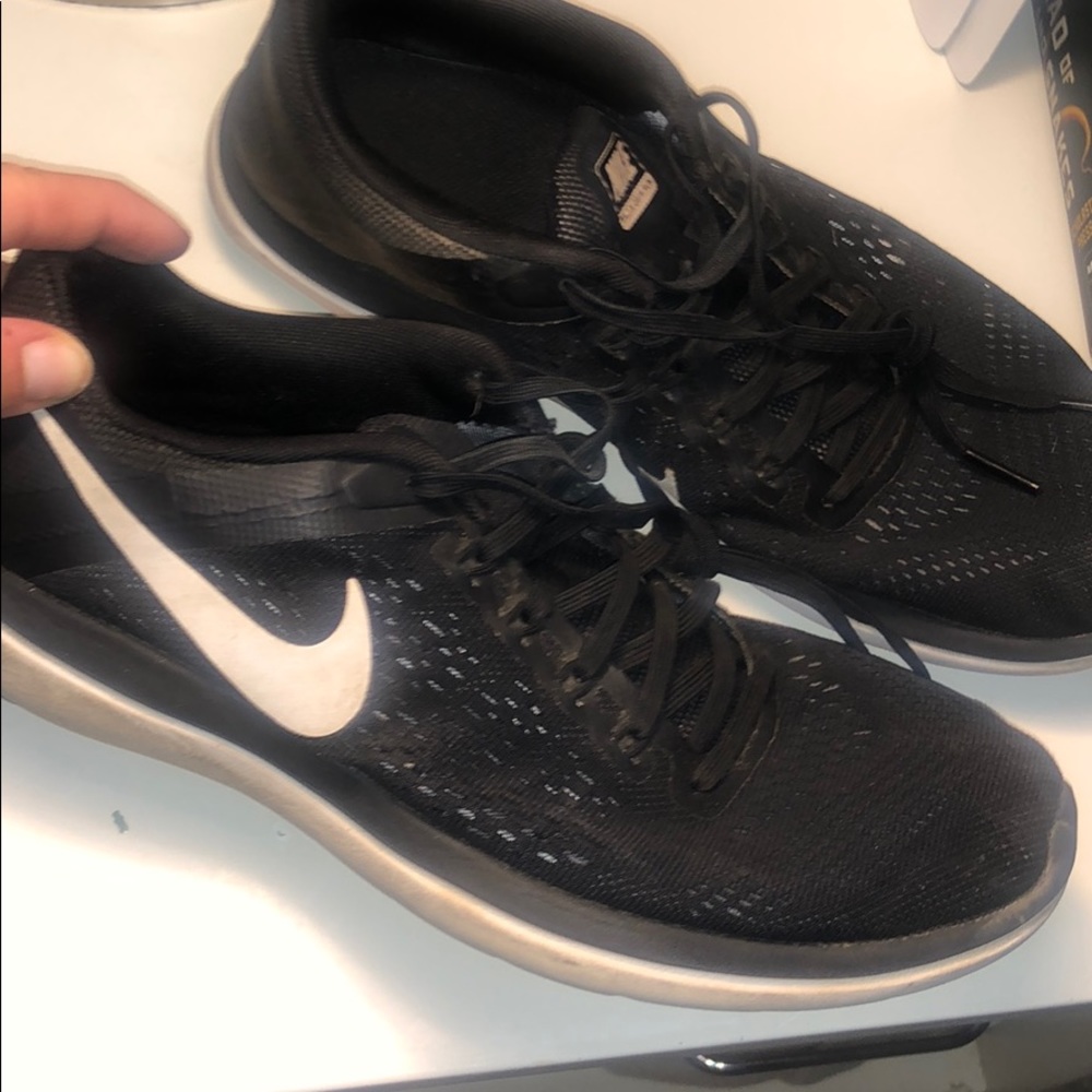 black nike sneakers